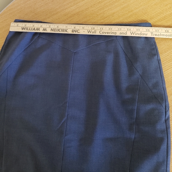 WOMENS SIZE 10, BLUE GRAY LINED PENCIL SKIRT. WORTHINGTON - Picture 2 of 6